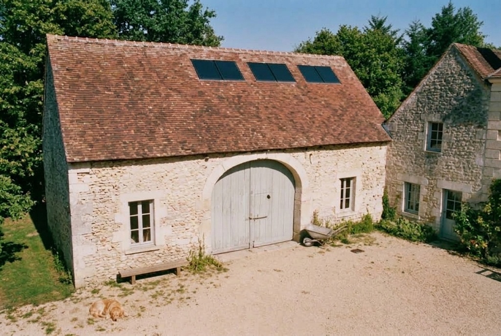 The barn and its solar roof